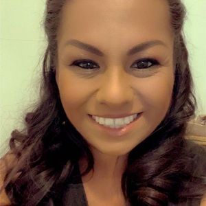 Meet your Posher, Alma